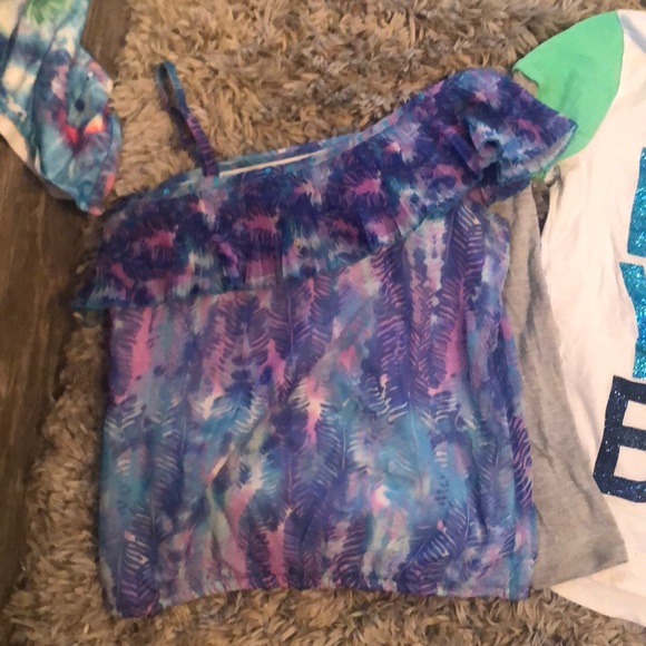 Girls justice shirts bundle - Picture 2 of 5